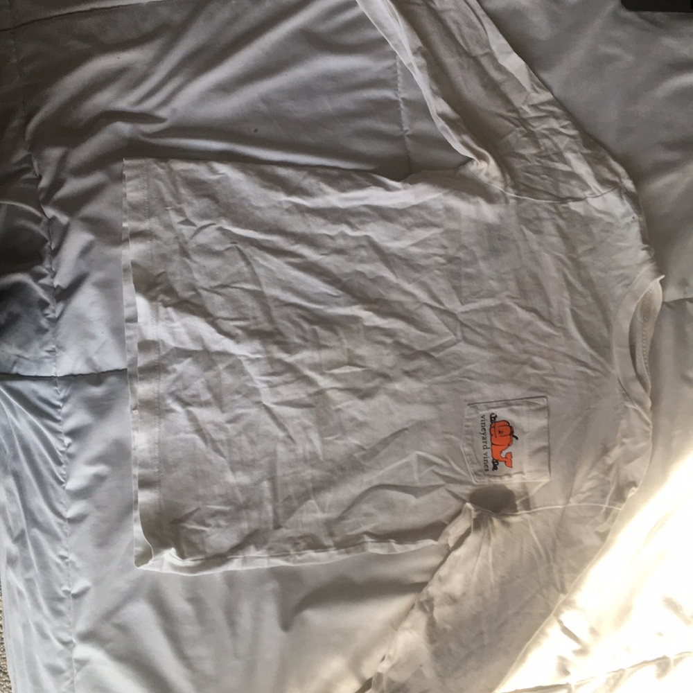 Vineyard vine shirt